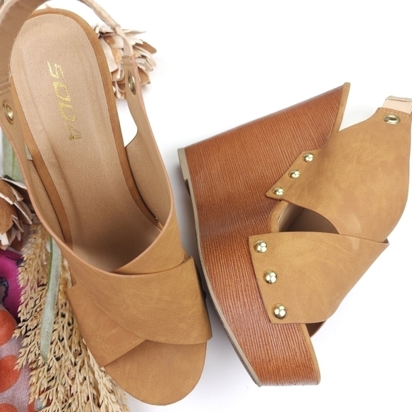 Soda Tan Platform Wedges Sz 8 - Picture 10 of 12